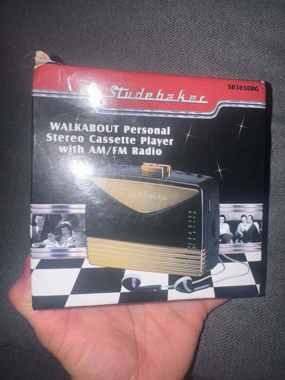 Studebaker Walkabout Personal Stereo Cassette Player with AM/FM Radio - SB3650BG